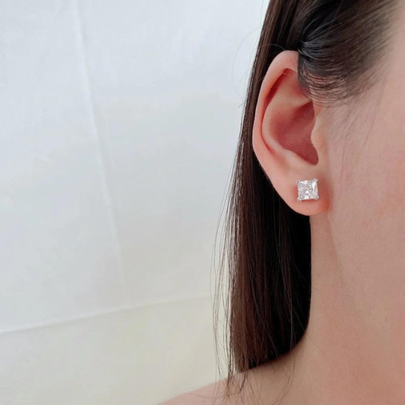 Mary Stud Earrings